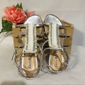 💖 Katy Perry The Alanna Light Feather Sandal